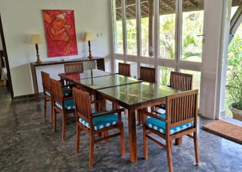 5712978_1742717932_0453